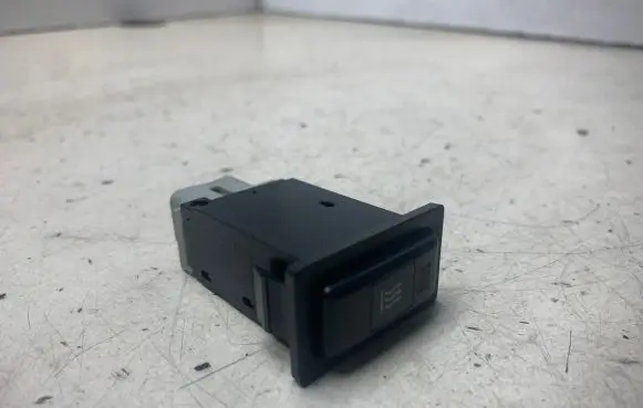 Toyota Avensis T250 Seat heating switch 153261