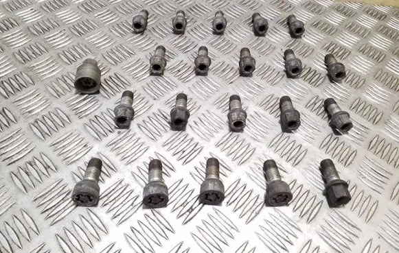 Volkswagen Tiguan Nuts/bolts 