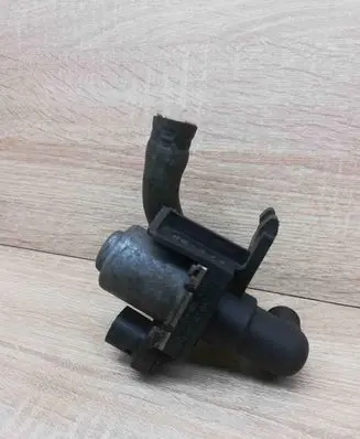 BMW 3 E46 Coolant heater control valve 8391418 1147412052