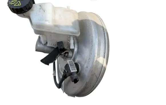 Peugeot 5008 II Brake booster 9807687080