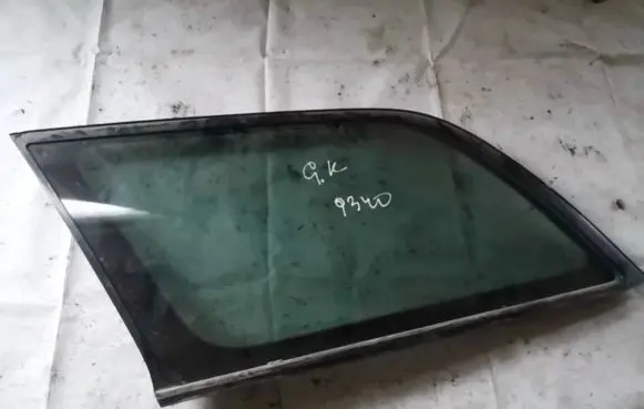 Toyota Avensis T220 Rear side window as3