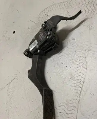 Volkswagen Transporter - Caravelle T5 Accelerator throttle pedal 7H1721503