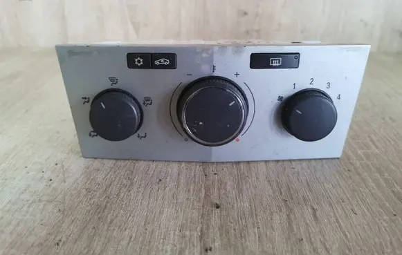 Opel Zafira B Climate control unit 13308174