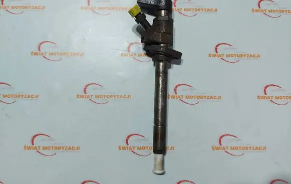 Volvo V70 Fuel injector 9657144580