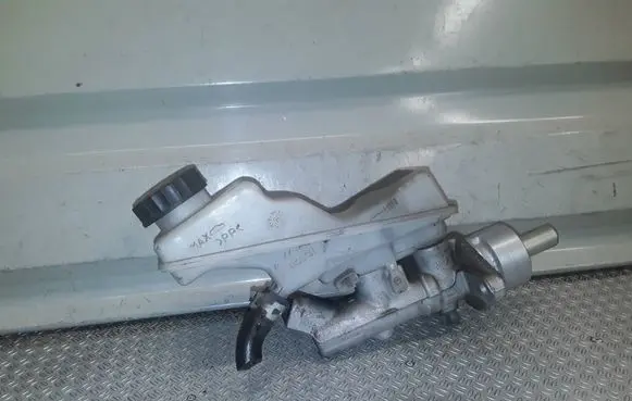 Toyota Avensis T250 Master brake cylinder 0204251172