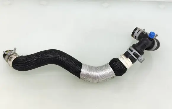 Renault Captur II Engine coolant pipe/hose 140557643R