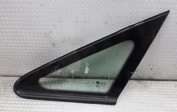 Opel Zafira B Front triangle window/glass 