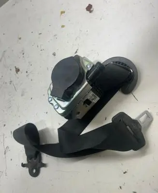 BMW X6 F16 Front seatbelt S27143300J0 624640200E R16143300W9
