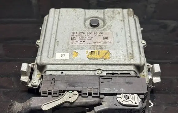 Mercedes-Benz CLA C117 X117 W117 Engine control unit/module A2709000900 0261S08233