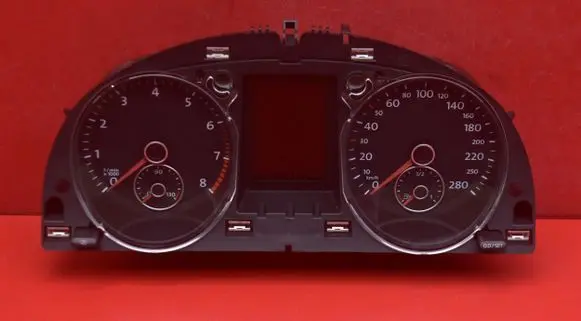 Volkswagen PASSAT CC Speedometer (instrument cluster) 3C8920870F