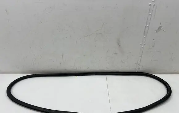 Peugeot 3008 III Front door rubber seal 9839764680