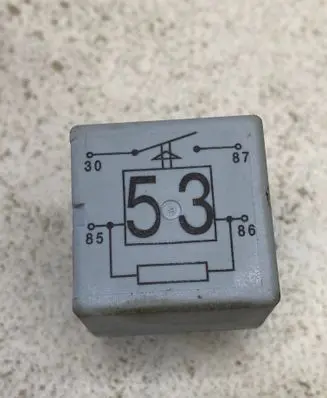 Volkswagen Golf V Other relay 141951253B 20240072