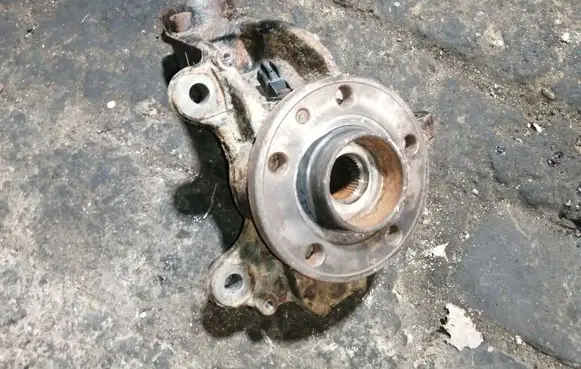 Volvo S60 Front wheel hub