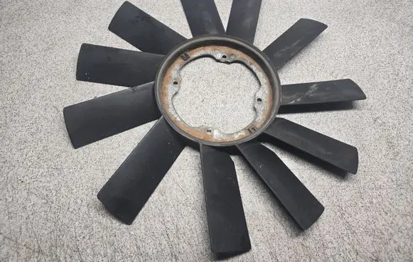 BMW 5 E39 Fan impeller 17233639