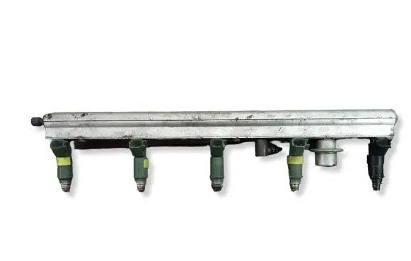 Volvo S80 Fuel main line pipe 027
