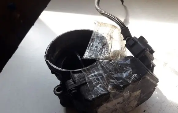 Volkswagen Golf V Engine shut-off valve 408240121001