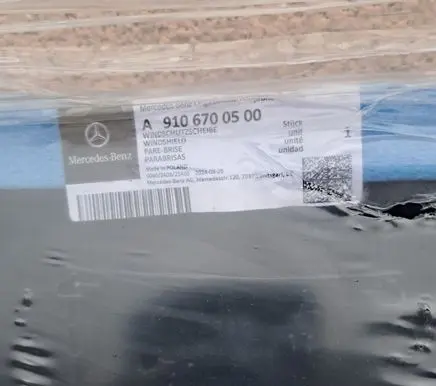 Mercedes-Benz Sprinter W907 W910 Front windscreen/windshield window A9106700500