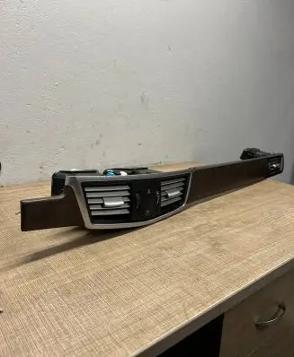 Mercedes-Benz E W212 Dashboard center trim panel A2128302554 06825001