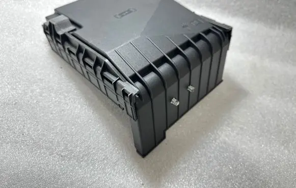 Volkswagen PASSAT B6 Fuse box cover 1K0937132