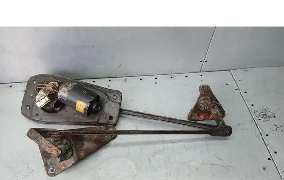 Front wiper linkage