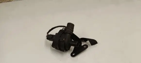 Mercedes-Benz A W176 Electric auxiliary coolant/water pump A2465010020