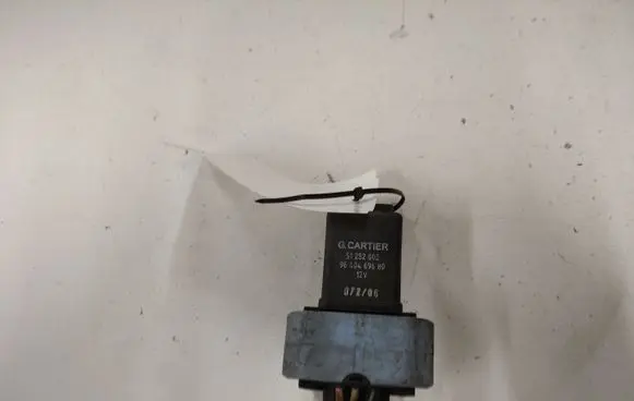 Citroen C5 Glow plug pre-heat relay 51252002 9640469680