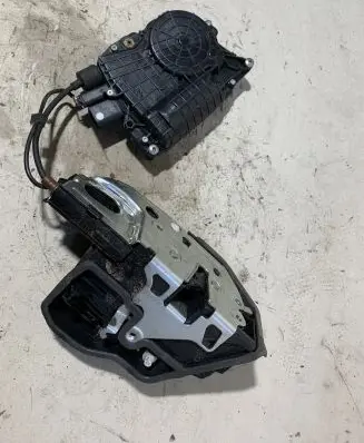 BMW 7 F01 F02 F03 F04 Rear door soft close latching motor 4153309800 7185687