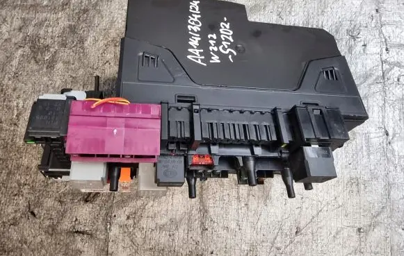 Mercedes-Benz E W212 SAM control unit A2129001306