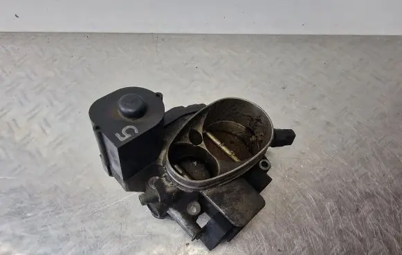 Audi A8 S8 D2 4D Throttle valve 077133063AE