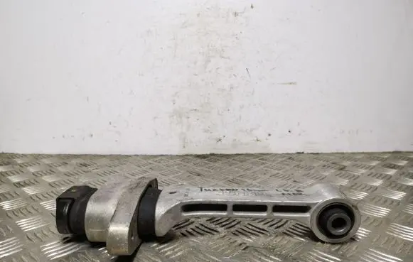 Hyundai Tucson LM Engine mount bracket 21950D3100