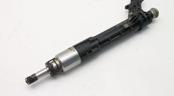Audi A4 S4 B9 8W Fuel injector 06M906036K