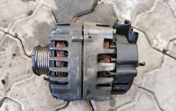 Citroen C5 Generator/alternator 9688085380 409015716 2607732B