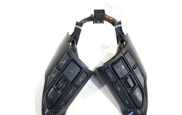 Toyota Yaris Cross Steering wheel buttons/switches