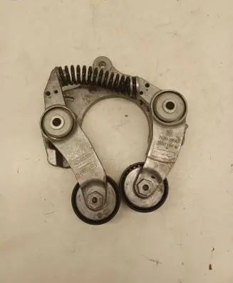 Hyundai Santa Fe Generator/alternator belt tensioner 252812MHA1