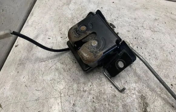 KIA Sorento Loading door lock 812303E000