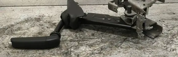 Citroen C4 II Hand brake release handle 