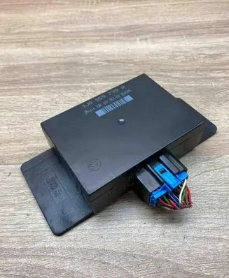 Volkswagen PASSAT B5 Comfort/convenience module 1J0959799Q 5DK00795150 WITHPLUG