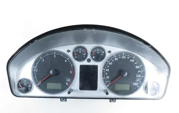 Volkswagen Sharan Speedometer (instrument cluster) 7M3920841
