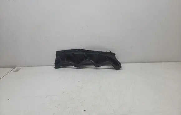 Front bumper mounting bracket