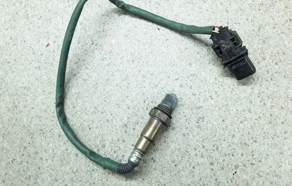 Mercedes-Benz C W204 Lambda probe sensor 0035127018 A0035127018