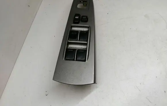 Toyota Prius (XW20) Electric window control switch 8482047021 515051HM4702 7423247070