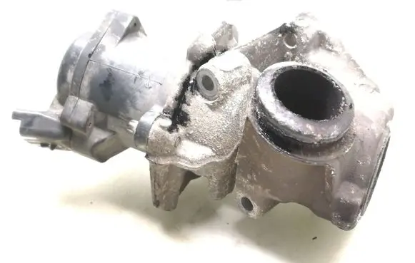 Ford Focus C-MAX EGR valve 215983373