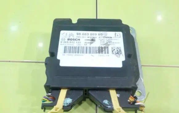 Peugeot 208 I Airbag control unit/module 0285012189
