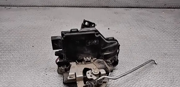 Audi A4 S4 B6 8E 8H Front door lock 