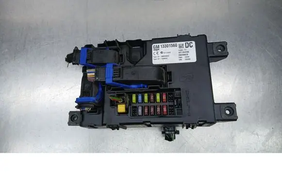 Opel Corsa D Fuse box set 13301560