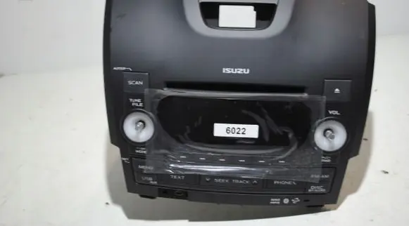 Isuzu D-Max Radio/CD/DVD/GPS head unit 8982436022
