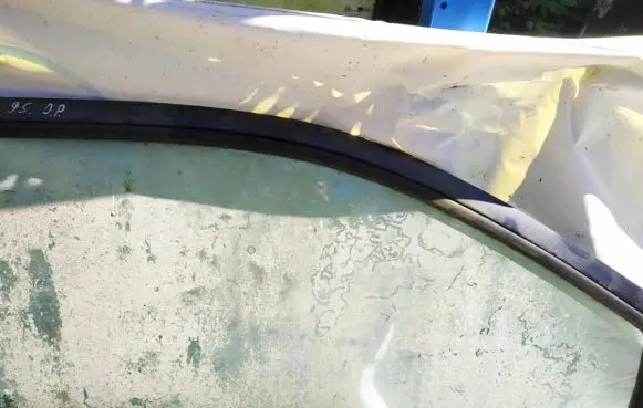 Renault Twingo I Front door window glass four-door