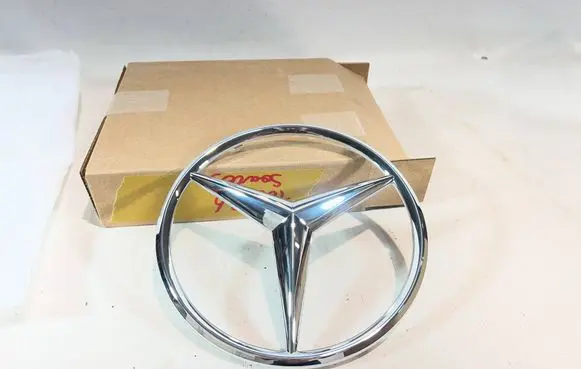 Mercedes-Benz GLE W167 Manufacturer badge logo/emblem A0008179500