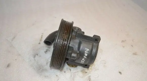 Ford Mondeo MK I Power steering pump 93BB3A733AB