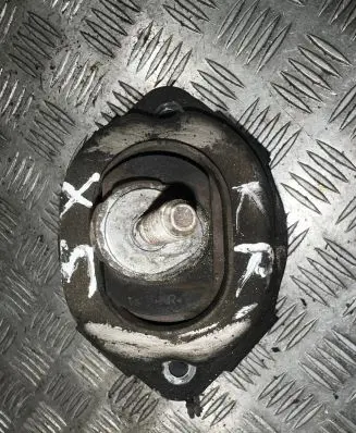 BMW X5 E53 Engine mount bracket